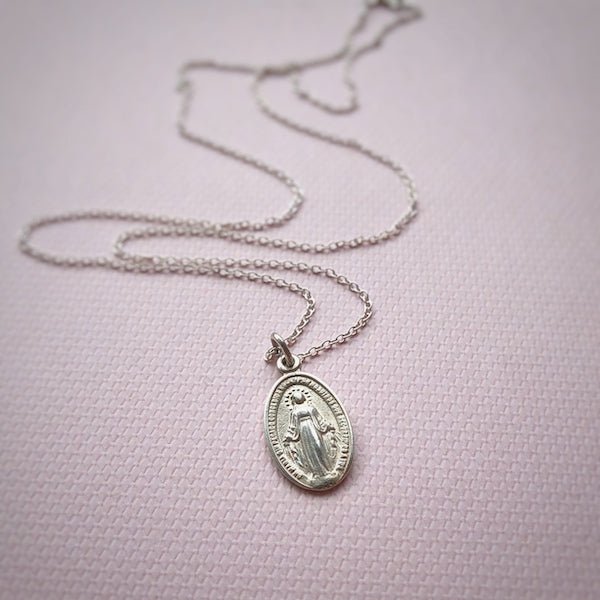 Cadena Virgen de los Rayos XS Silver - Unicus Joyas