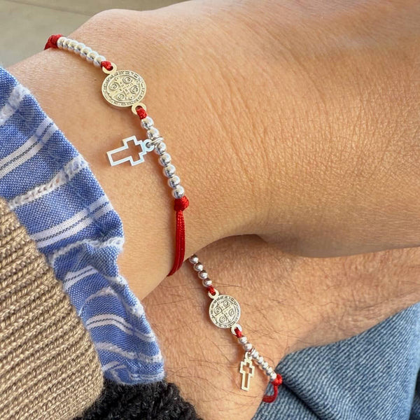 Pack Duo - Dos Pulseras Cruz de San Benito y Grabado de Inicial Gratis