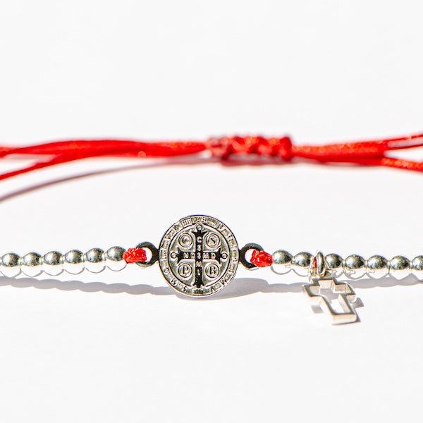 Pack Duo - Dos Pulseras Cruz de San Benito y Grabado de Inicial Gratis