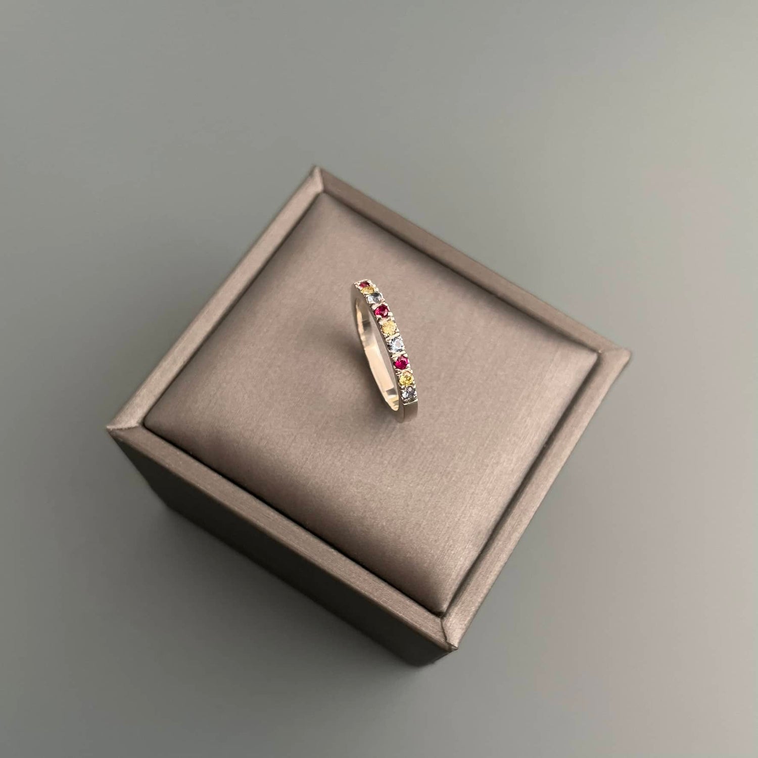 Anillo de Plata Medio Cintillo Magic - Unicus Joyas