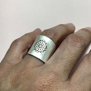 Anillo Wide Mandala Calado Laser - Unicus Joyas