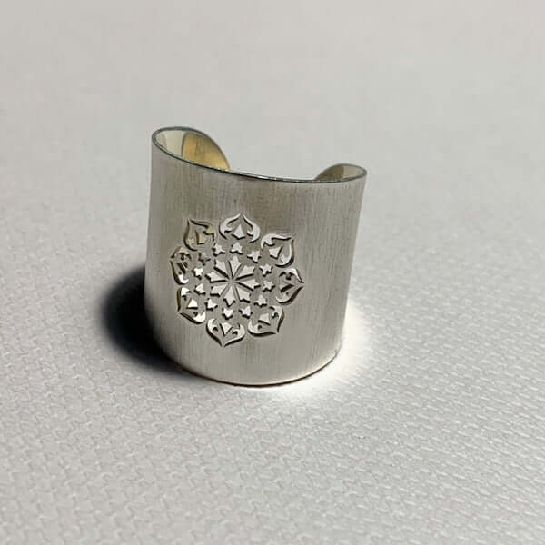 Anillo Wide Mandala Calado Laser - Unicus Joyas