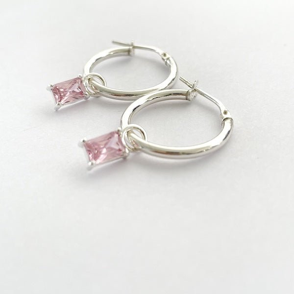 Argollas de Plata 950 y Engaste de Grifas Circón Baguette de Color - Unicus Joyas