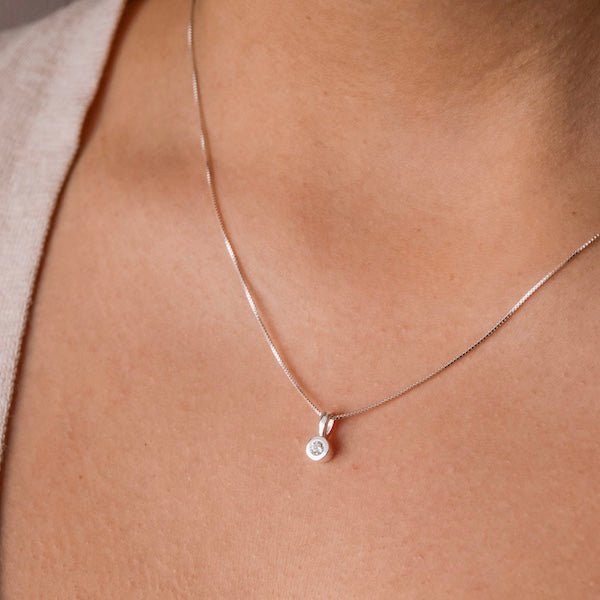 Collar Punto de Luz de Plata y Circón Redondo - Unicus Joyas