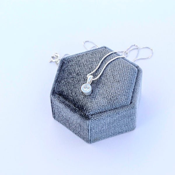 Collar Punto de Luz de Plata y Circón Redondo - Unicus Joyas