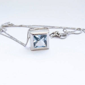 Collar Punto de Luz Plata y Circón Cuadrado - Unicus Joyas