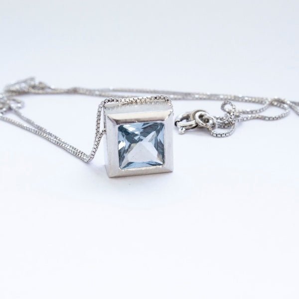 Collar Punto de Luz Plata y Circón Cuadrado - Unicus Joyas
