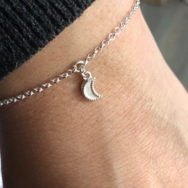 Pulsera Cadena Mini Charm Moon Silver