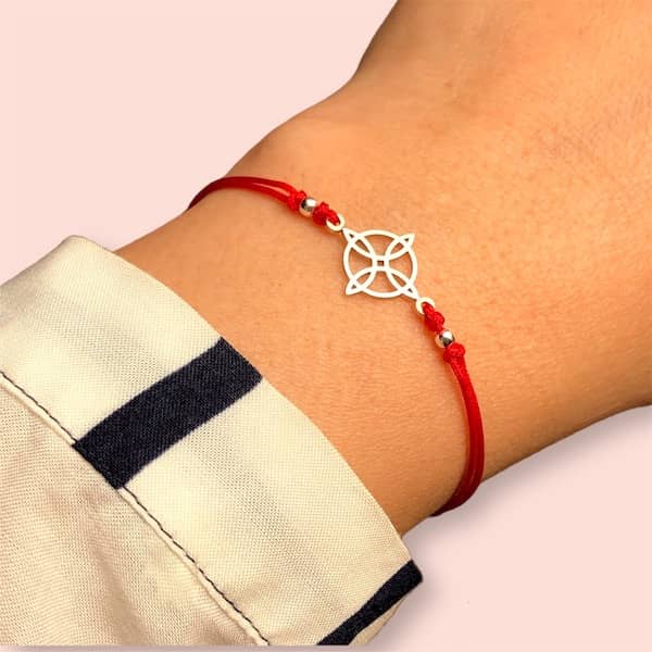 Pulsera Hilo Rojo Nudo de Bruja Plata - Unicus Joyas